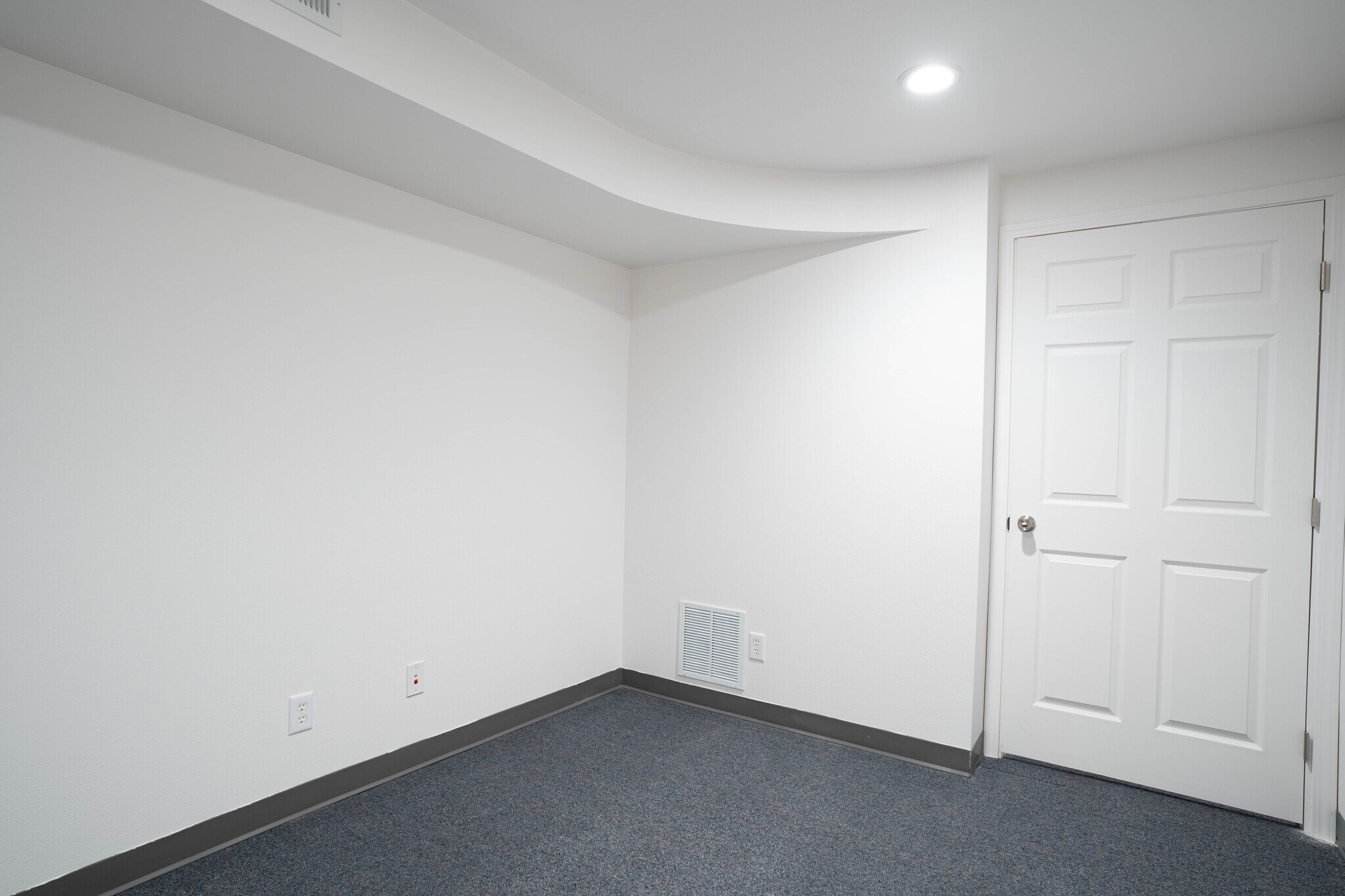 1321 Northwood Center Ct, Coeur d'Alene, ID to rent Building Photo- Image 1 of 2