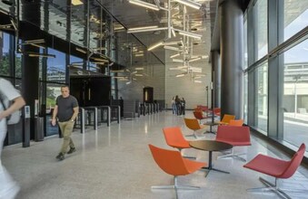 Office in Lyon to rent Interior Photo- Image 1 of 11