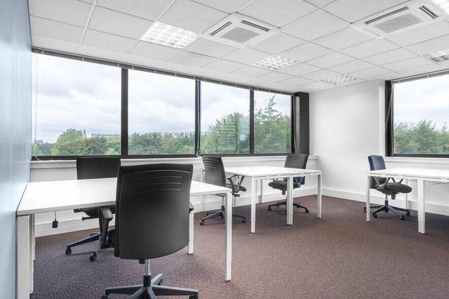 253 Boulevard De Leeds, Lille to rent - Interior Photo - Image 1 of 34