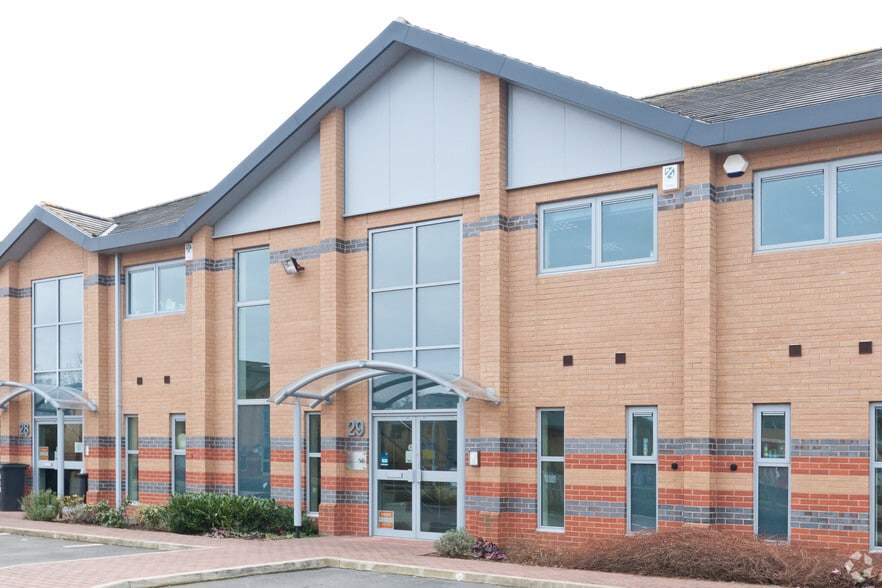 28-29 The Point Business Park, Rockingham Rd, Market Harborough to rent - Building Photo - Image 2 of 13