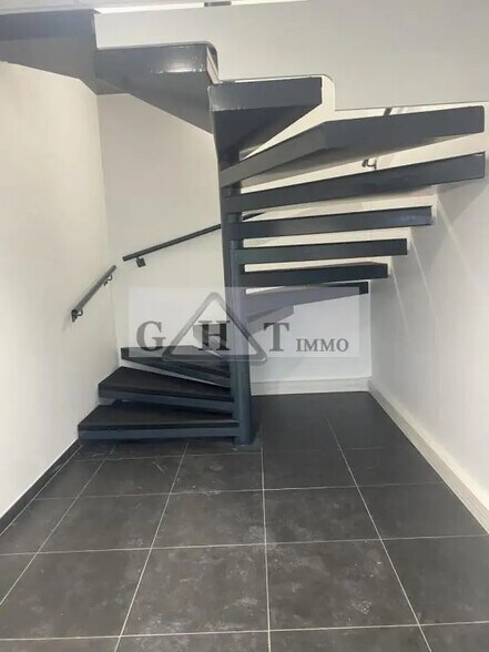 Industrial in Bonneuil-sur-Marne to rent - Interior Photo - Image 2 of 4