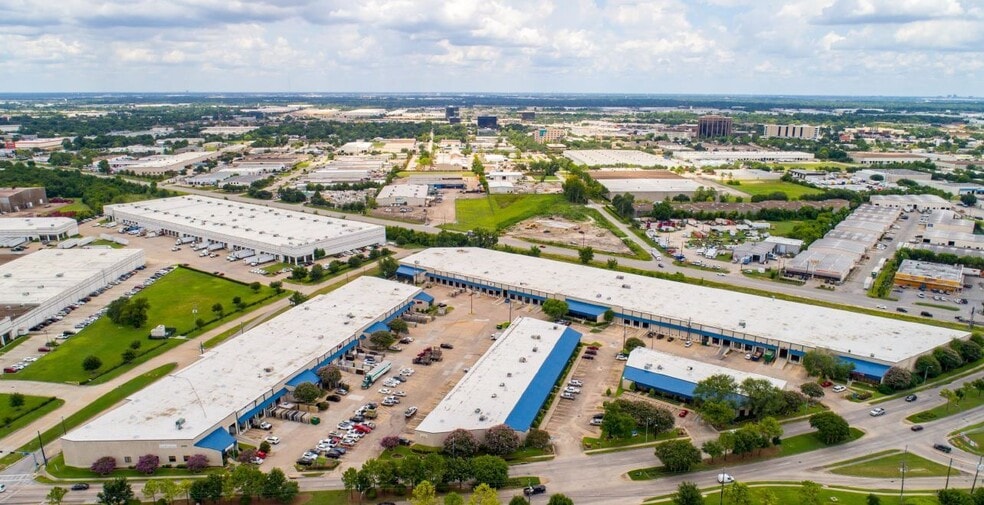 8700 Clay Rd, Houston, TX to rent - Building Photo - Image 3 of 3