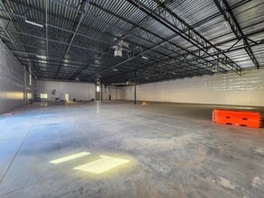 350 S Hamilton Ct, Gilbert, AZ to rent Interior Photo- Image 1 of 6