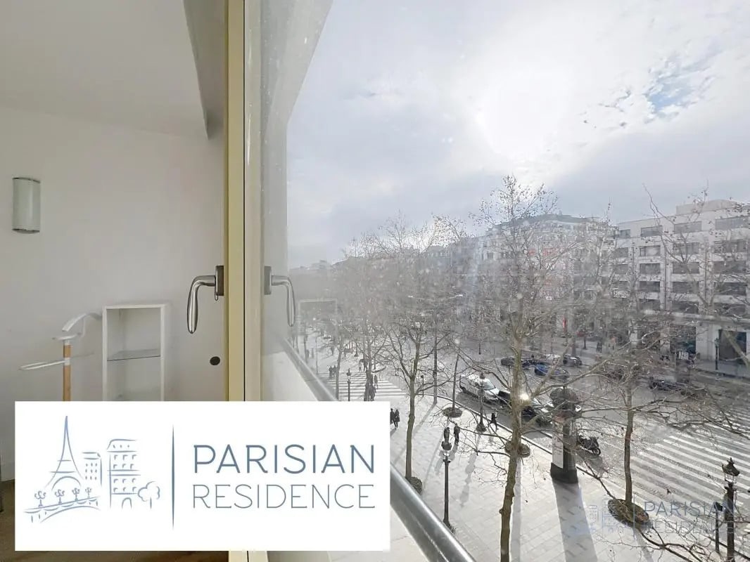 Light Industrial in Cormeilles-en-Parisis for sale Interior Photo- Image 1 of 10