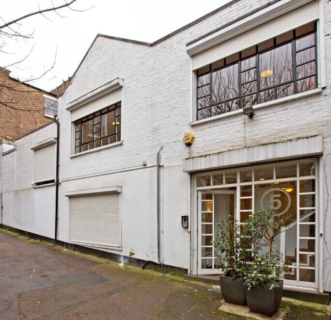 5 Hanover Yard, London for sale Primary Photo- Image 1 of 1
