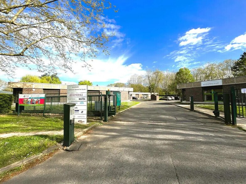 Office in Lisses to rent - Building Photo - Image 1 of 7