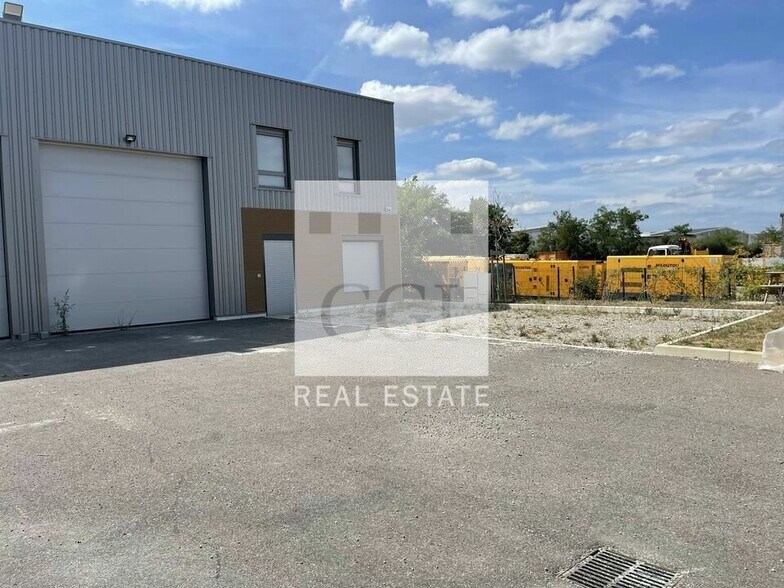 8 Impasse Du 24 Août 1944, Corbas to rent - Building Photo - Image 1 of 9