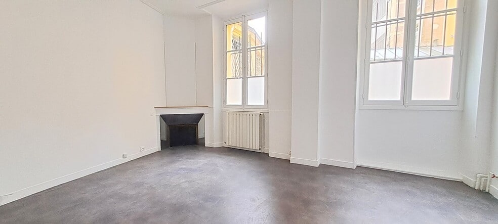 Office in Versailles to rent - Interior Photo - Image 2 of 7