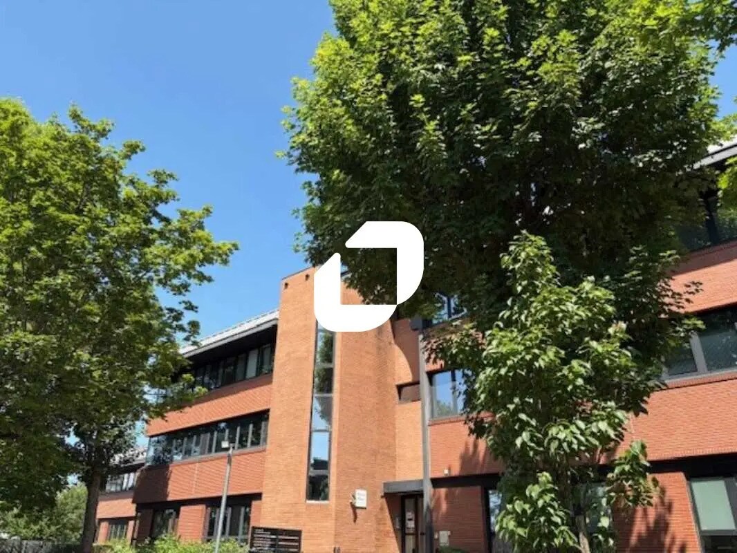 Office in Saint-Ouen-sur-Seine to rent Building Photo- Image 1 of 13