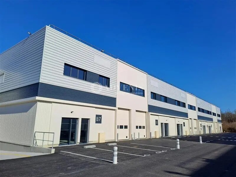 Location Local d'activités 258 m² - Photo 1