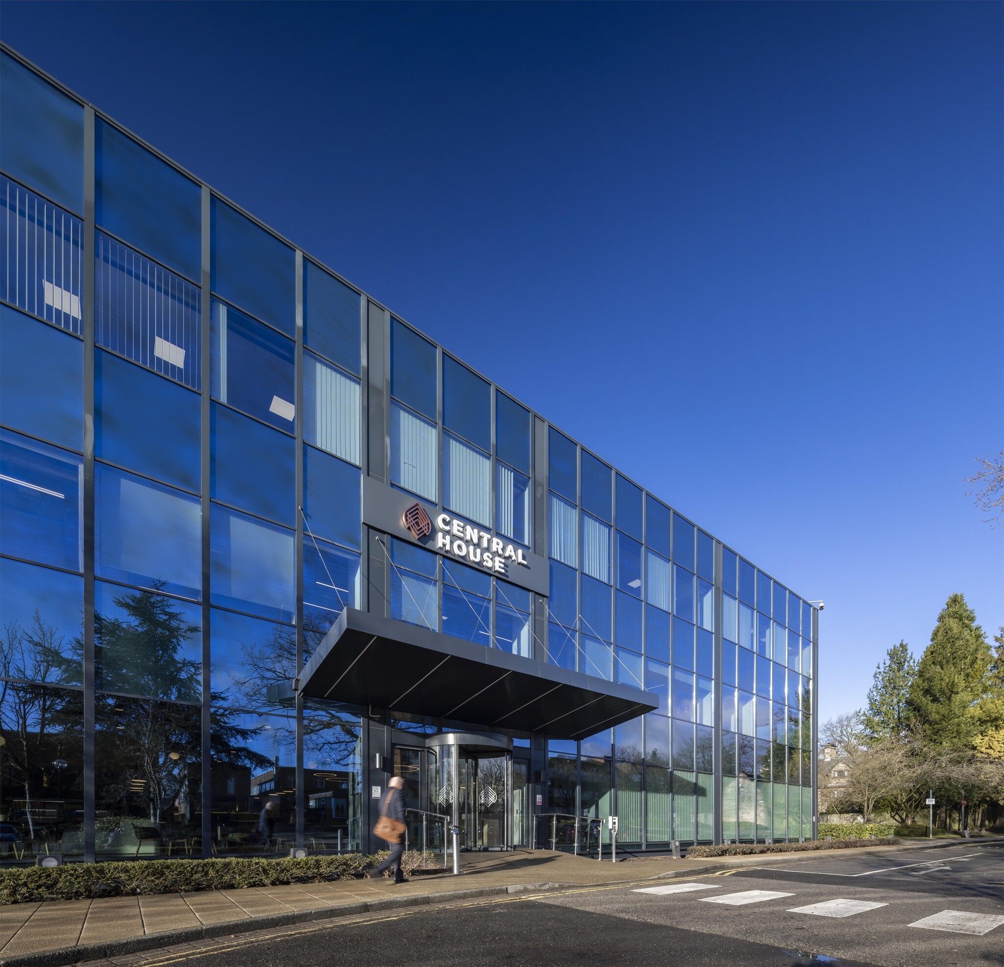 Otley Rd, Harrogate to rent Building Photo- Image 1 of 18