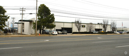 3926-3930 E Raines Rd, Memphis, TN for rent Building Photo- Image 1 of 8