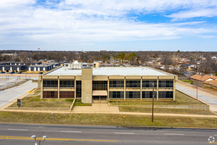 7001 NW 23rd St, Bethany, OK for rent - Building Photo - Image 2 of 9