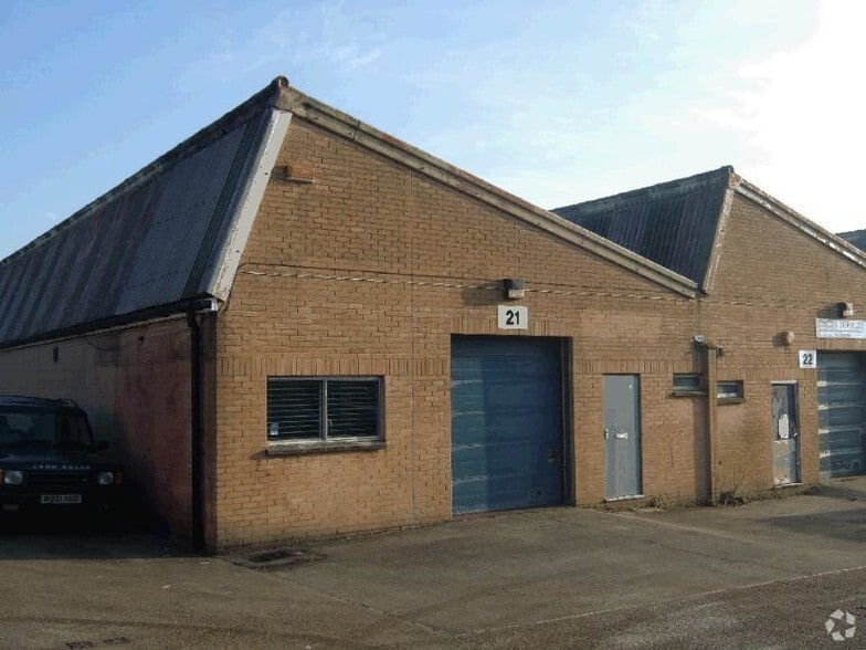Ellingham Way, Ashford to rent - Primary Photo - Image 1 of 1