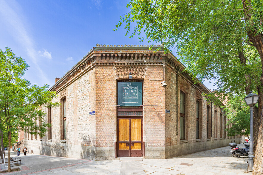 Calle Vandergoten, 1, Madrid, Madrid for rent - Building Photo - Image 2 of 5