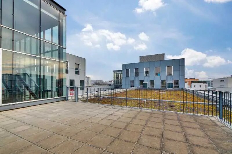 Office in Lyon to rent - Building Photo - Image 2 of 9