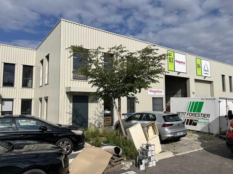 55 Rue Emile Zola, Décines-Charpieu to rent - Building Photo - Image 3 of 15