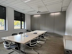 7 Avenue Nicéphore Niépce, Montigny-le-Bretonneux to rent Interior Photo- Image 2 of 2