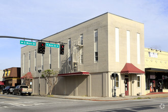 1 N Main St, Statesboro, GA for sale Primary Photo- Image 1 of 1