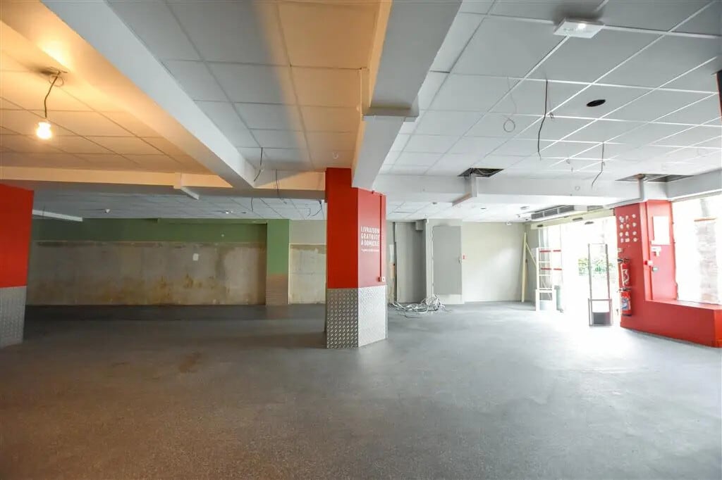 Location Commerce 352 m² - Photo 1