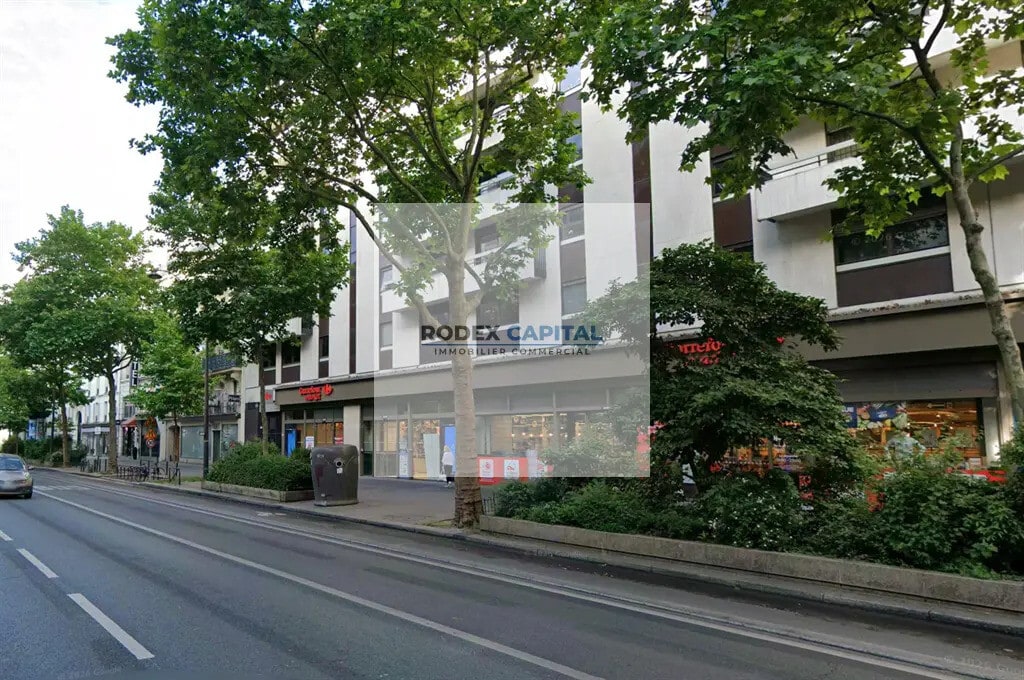 Location Commerce 92 m² - Photo 1