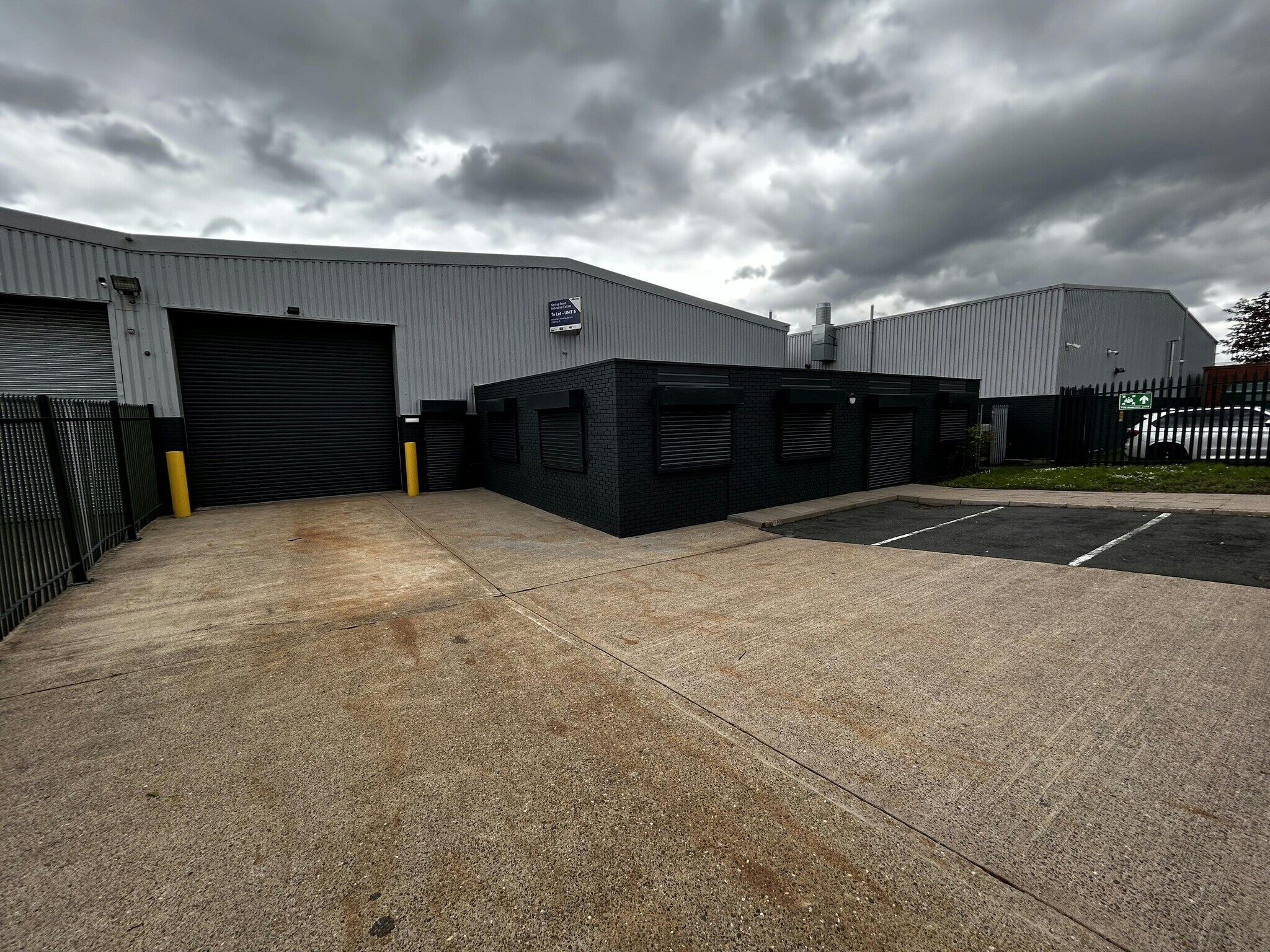 5 Spring Rd, Smethwick to rent Building Photo- Image 1 of 10