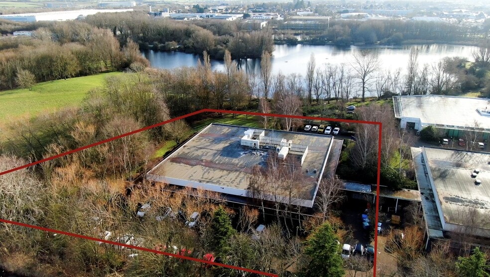 6 Bramley Rd, Milton Keynes to rent - Building Photo - Image 2 of 6