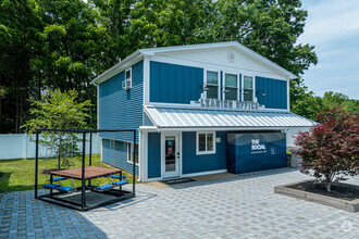 279 Amherst Rd, Sunderland, MA for sale Primary Photo- Image 1 of 31