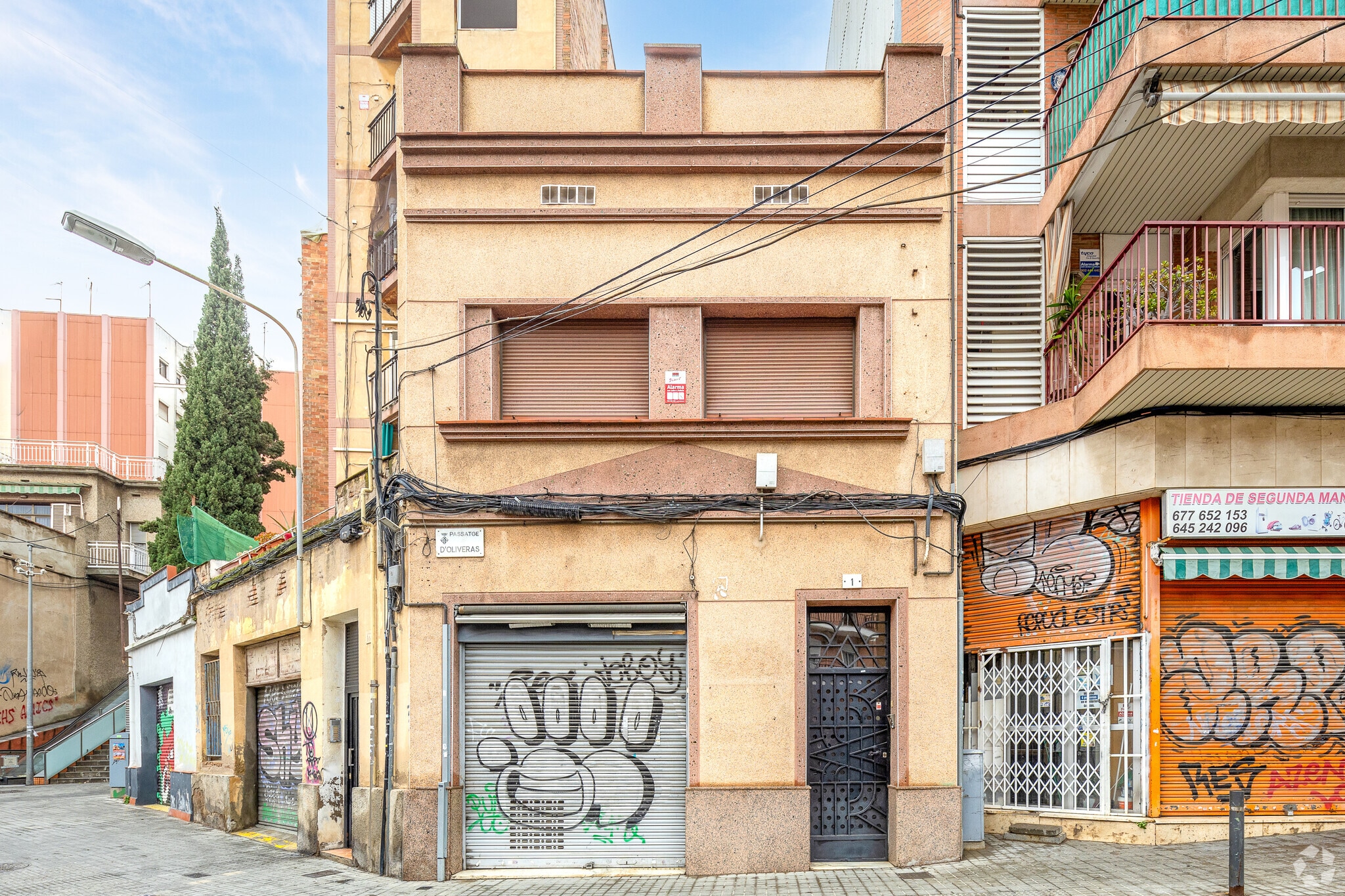 Passatge d'Oliveras, 1, L'Hospitalet de Llobregat, Barcelona for sale Primary Photo- Image 1 of 3