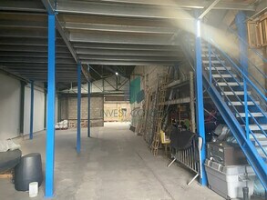 Industrial in Colombes for sale Interior Photo- Image 2 of 2