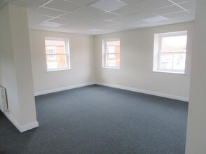 17 The Green, Ashby De La Zouch to rent Interior Photo- Image 1 of 2