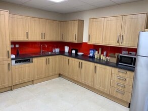 70 Tangier Ln, Windsor to rent Interior Photo- Image 2 of 6