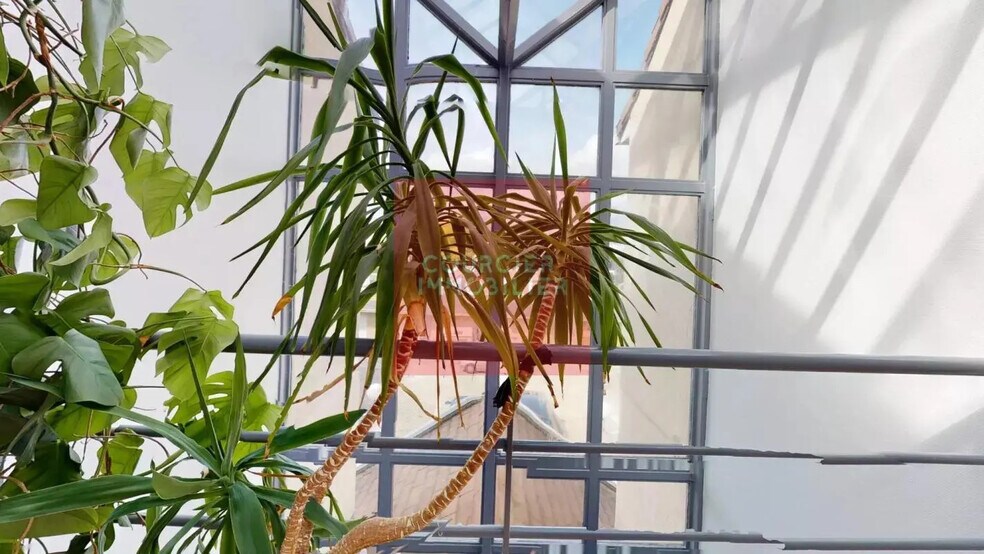 Office in Rambouillet to rent - Interior Photo - Image 2 of 3