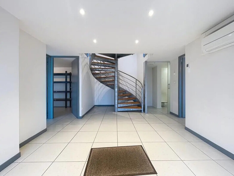 Office in Lyon to rent - Interior Photo - Image 2 of 12
