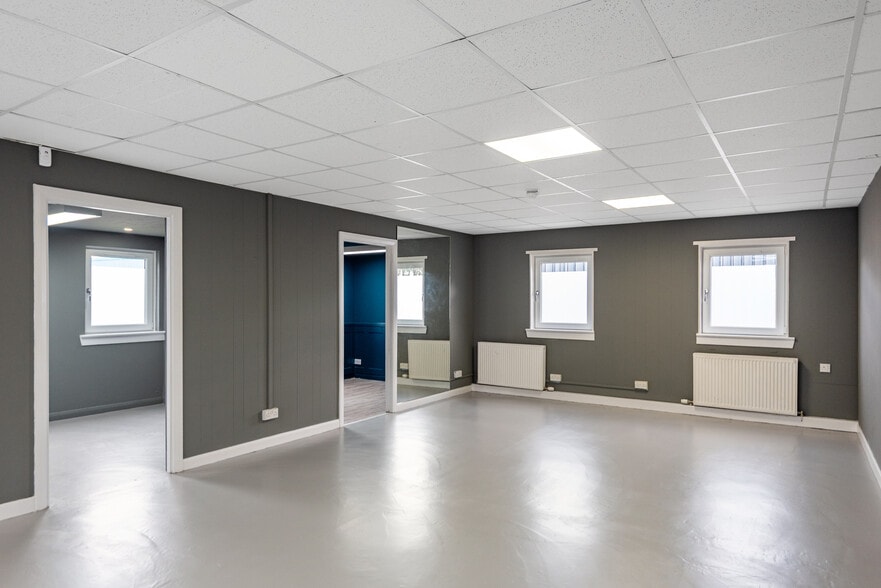 66-76 Dickson St, Dunfermline to rent - Building Photo - Image 3 of 5