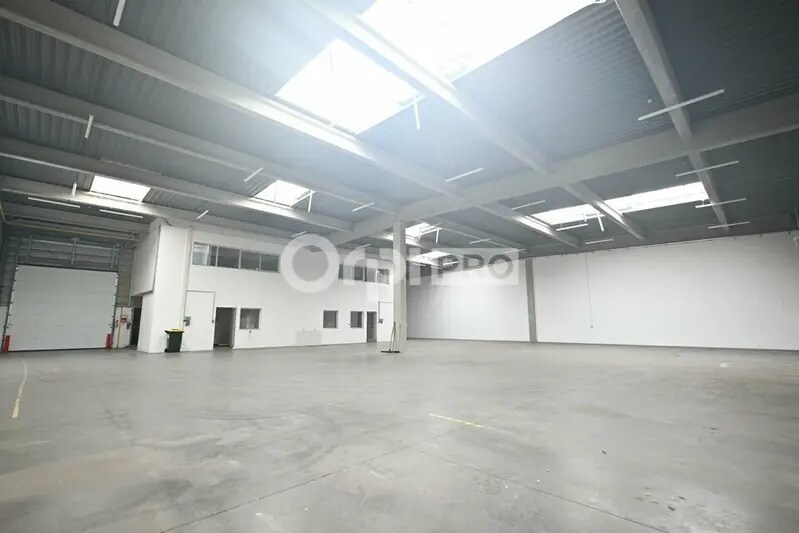5 Rue Jacques Tati, Vaulx-en-Velin to rent - Interior Photo - Image 2 of 11