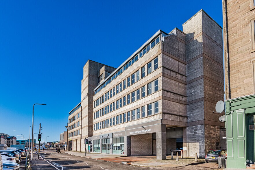 33-35 Yeaman Shore, Dundee to rent - Building Photo - Image 2 of 2