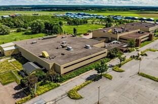 107 Baskin Dr E, Arnprior ON - Commercial Property