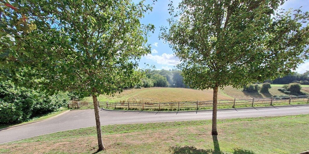 The Studio & The Steddle Granary, Godalming to rent - Neighbourhood Photo - Image 3 of 4