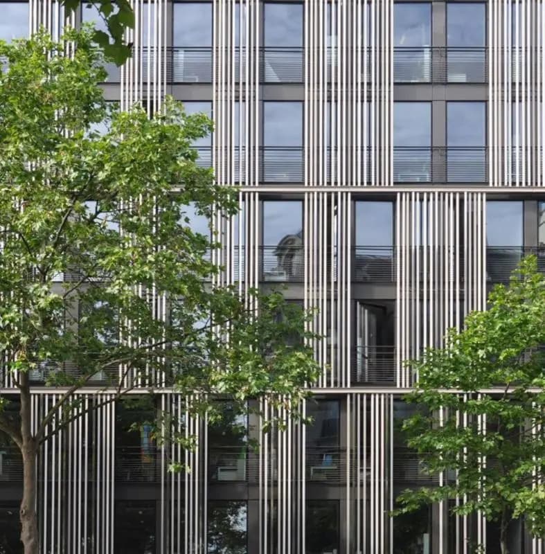Location Bureaux 2 370 m² - Photo 1