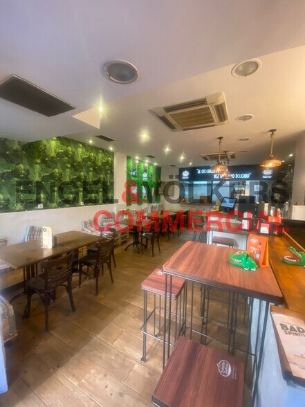 Retail in Madrid, Madrid to rent - Interior Photo - Image 2 of 2