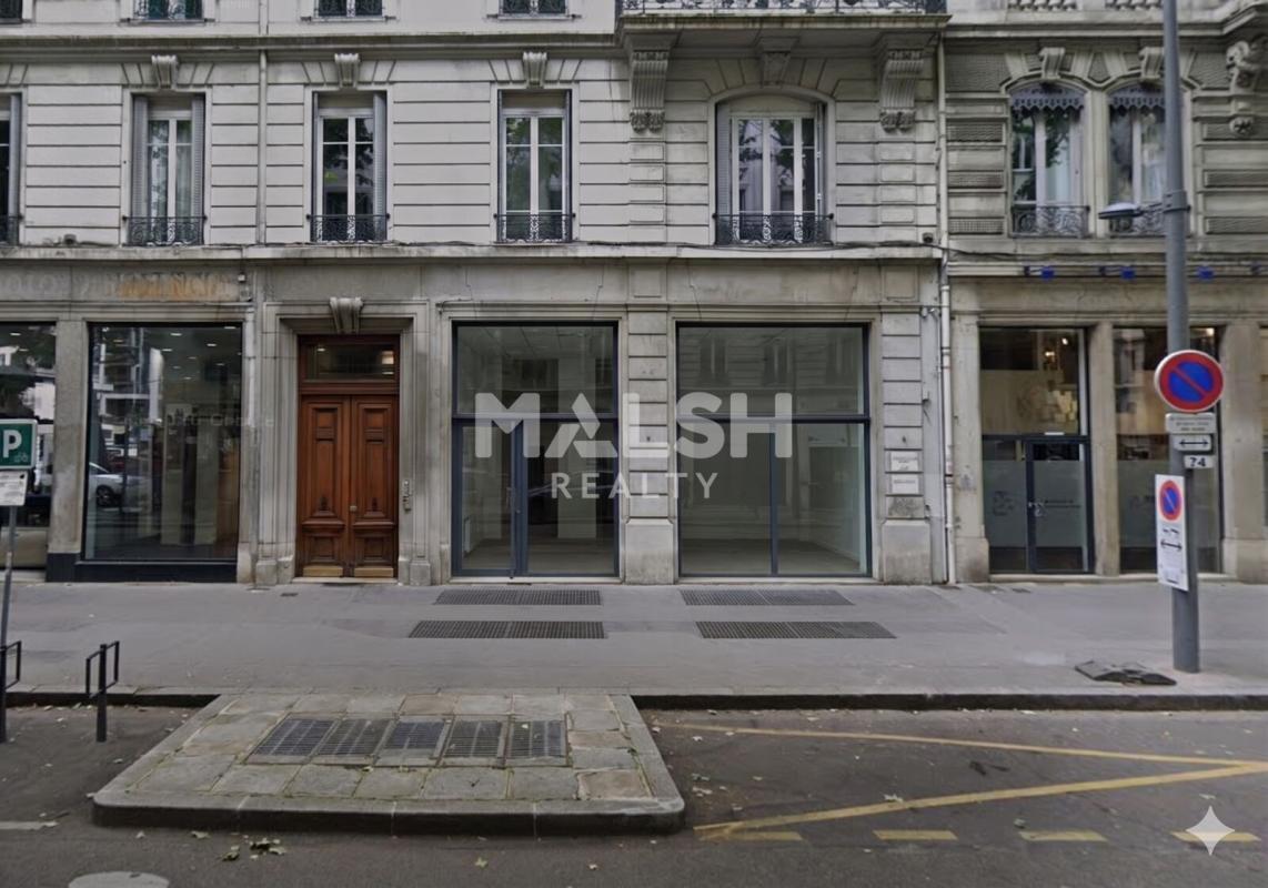 Retail in Lyon to rent Building Photo- Image 1 of 9