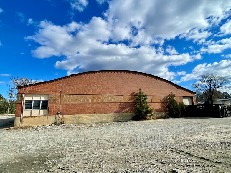 1964 Puddledock Rd, Petersburg, VA for sale - Building Photo - Image 1 of 3