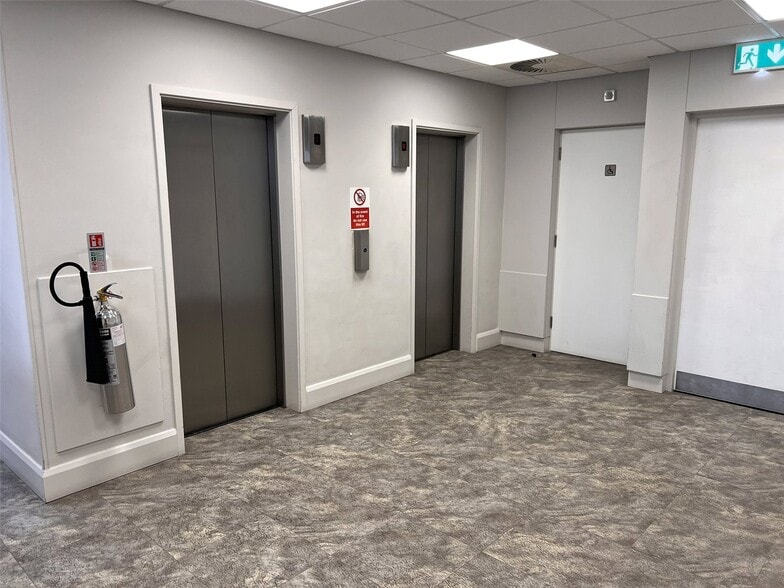 58-64 Baxter Ave, Southend On Sea to rent - Interior Photo - Image 2 of 4