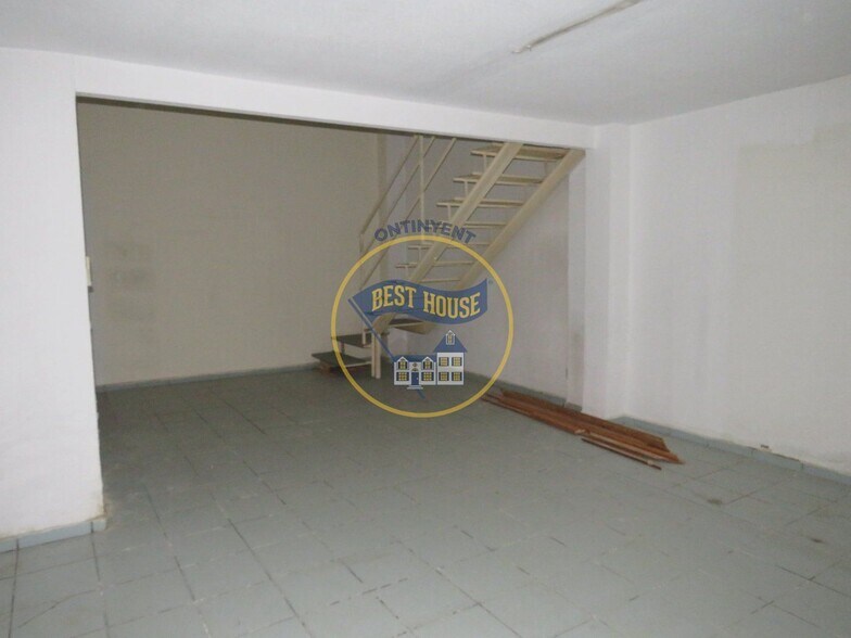 Retail in Ontinyent, Valencia to rent - Building Photo - Image 2 of 11