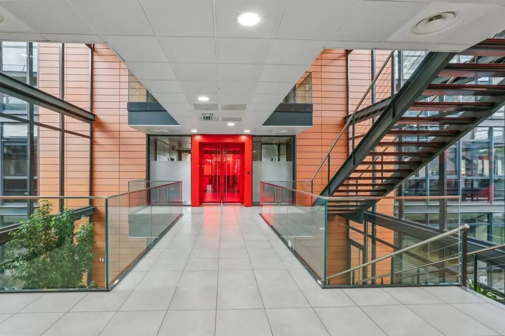 Vente Bureaux 559 m² - Photo 1