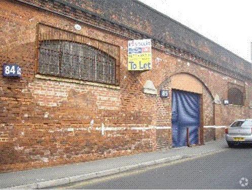 Railway St, Leeds to rent - Primary Photo - Image 1 of 2