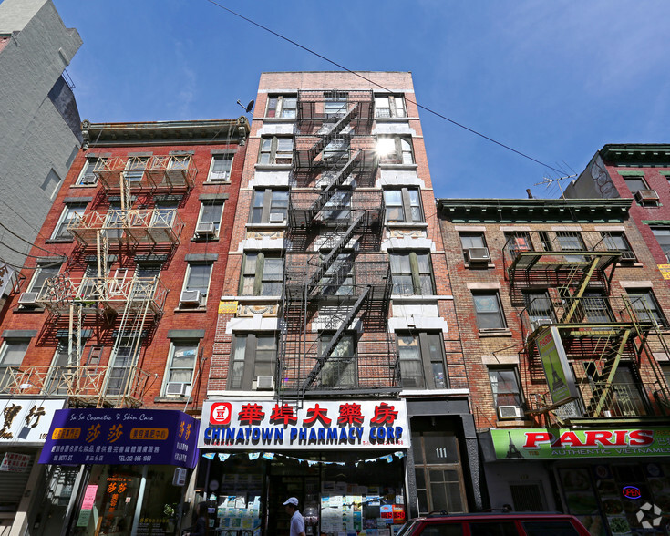 111 Mott St, New York, NY for rent - Building Photo - Image 2 of 8