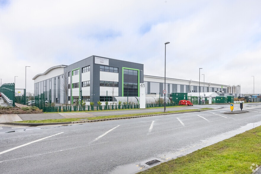 41 Sayer Dr, Coventry for sale - Primary Photo - Image 1 of 1