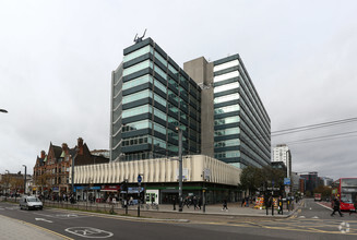 Dingwall Rd, Croydon for rent Building Photo- Image 1 of 4